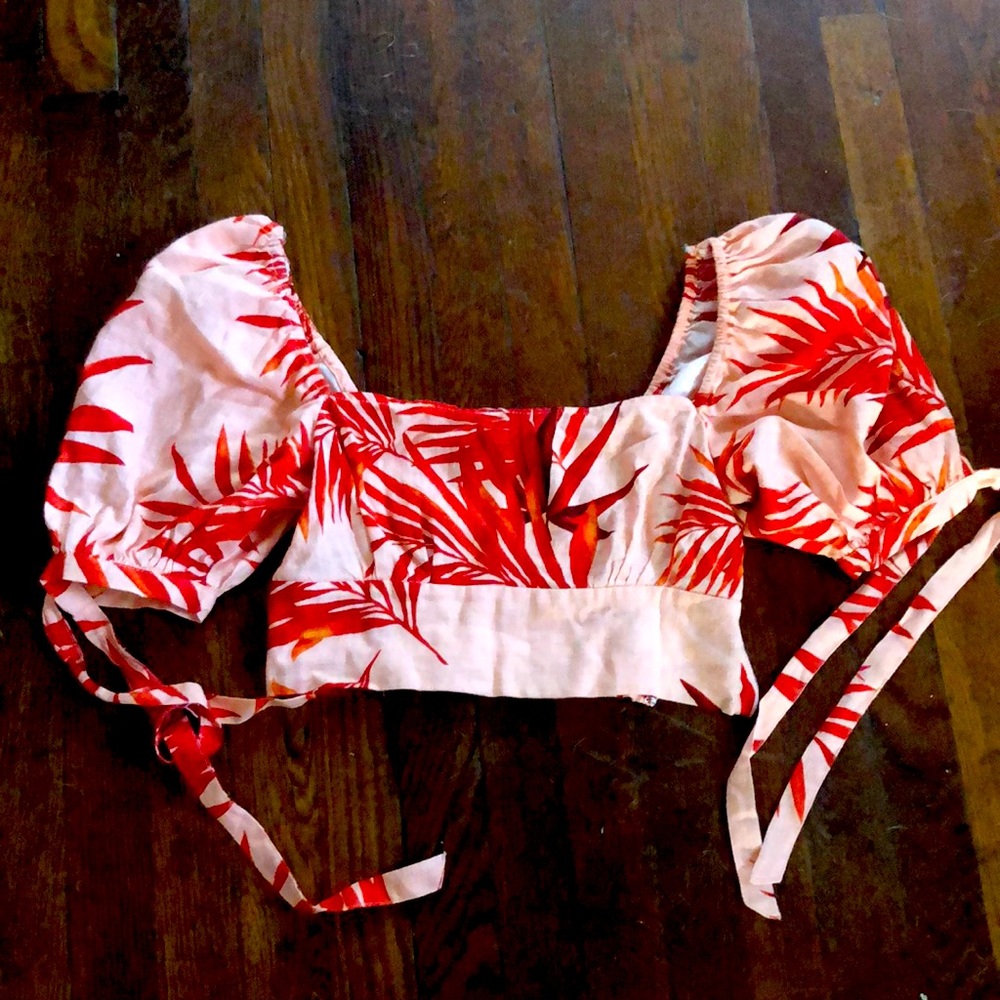Forever 21 puff sleeve crop top red leaf print
